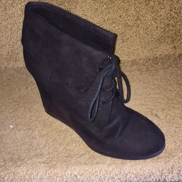 Little Black Wedge Booties Size 9 1/2 - Picture 3 of 7